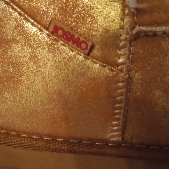 Gold and faux fur lined boots - Picture 3 of 4